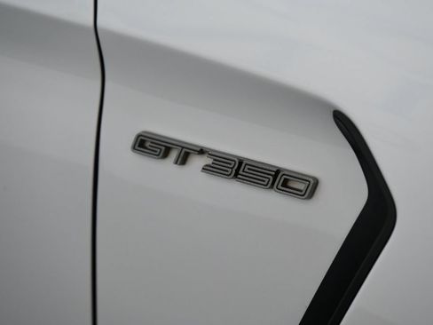 Used 2016 Ford Mustang Shelby GT350 w/ Technology Package RWD image 12