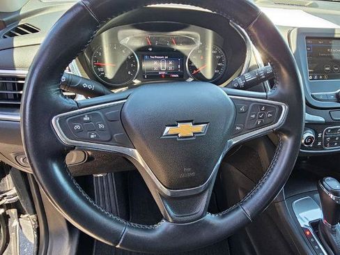 Used 2019 Chevrolet Equinox LT FWD image 24