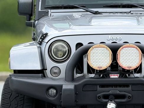 Used 2014 Jeep Wrangler Unlimited Rubicon w/ Dual Top Group AWD/4WD image 14
