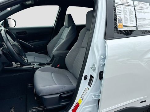 Used 2023 Toyota Corolla Cross SE image 19