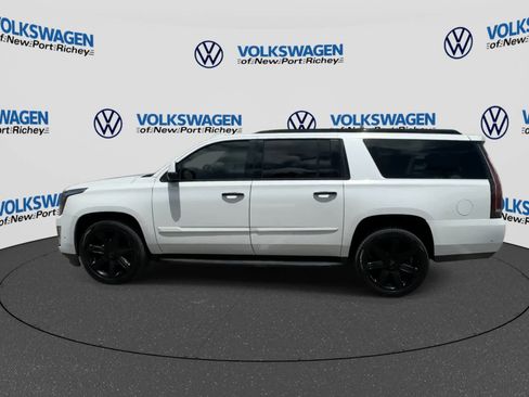 Used 2018 Cadillac Escalade ESV Luxury RWD image 5
