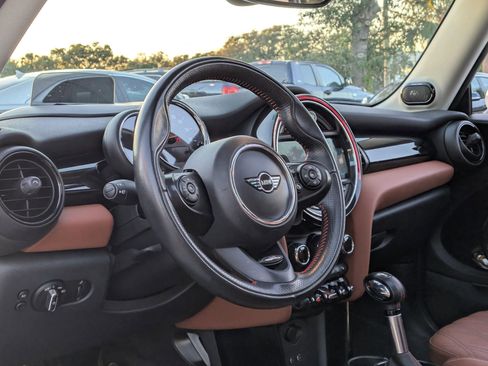 Used 2019 MINI Cooper S image 11