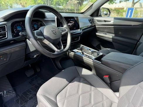 Used 2025 Volkswagen Atlas Cross Sport SE AWD/4WD image 20