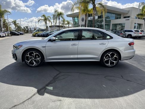 Used 2020 Volkswagen Passat 2.0T R-Line image 7