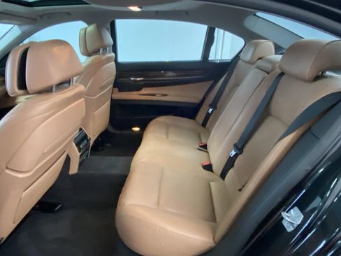 Used 2013 BMW 750Li xDrive image 19