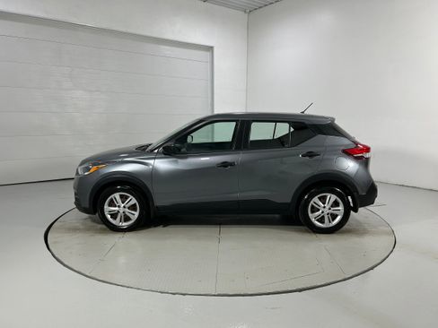 Used 2020 Nissan Kicks S FWD image 20