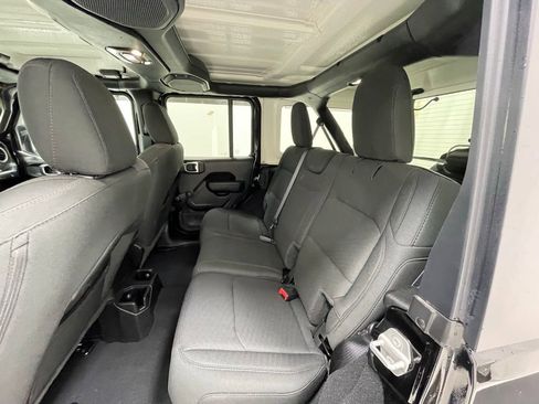 Used 2022 Jeep Wrangler Unlimited Sport AWD/4WD image 9