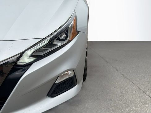 Used 2022 Nissan Altima 2.5 SR FWD image 10