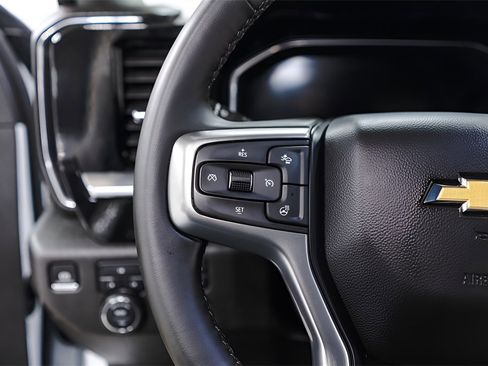 Used 2025 Chevrolet Silverado 2500 LT image 11