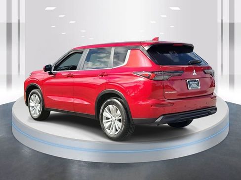 New 2026 Mitsubishi Outlander ES FWD image 4