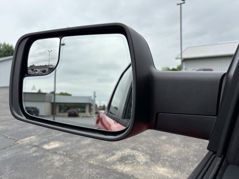 Used 2025 RAM 1500 Big Horn AWD/4WD image 17