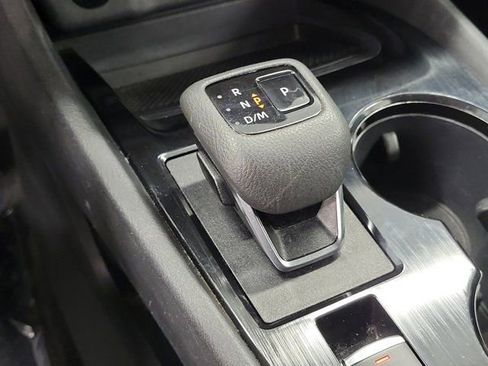 Used 2025 Nissan Rogue SV FWD image 30