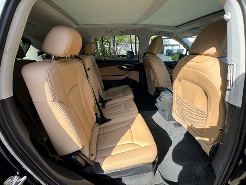 Used 2021 Audi Q7 3.0T Premium Plus w/ Premium Plus Package AWD/4WD image 14