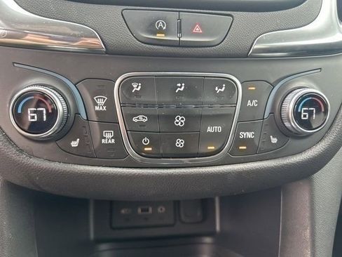 Used 2023 Chevrolet Equinox LT image 11