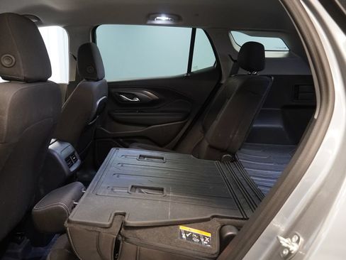Used 2024 GMC Terrain SLE w/ Driver Convenience Package FWD image 28