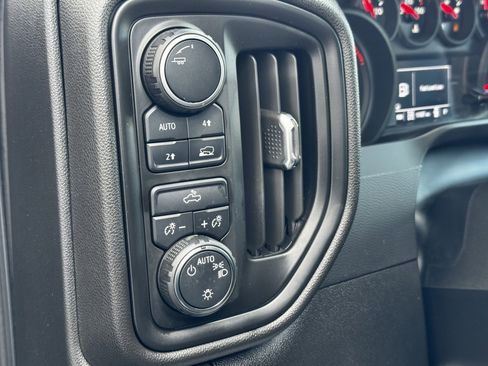 Used 2023 Chevrolet Silverado 1500 Custom image 23