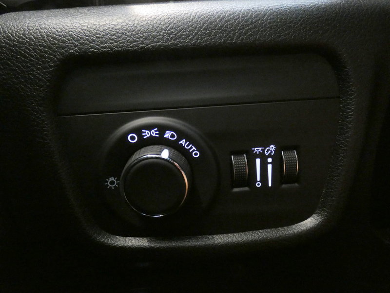 Used 2025 Jeep Grand Cherokee Laredo X AWD/4WD image 19