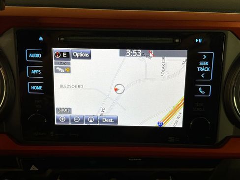 Used 2019 Toyota Tacoma TRD Off-Road image 2