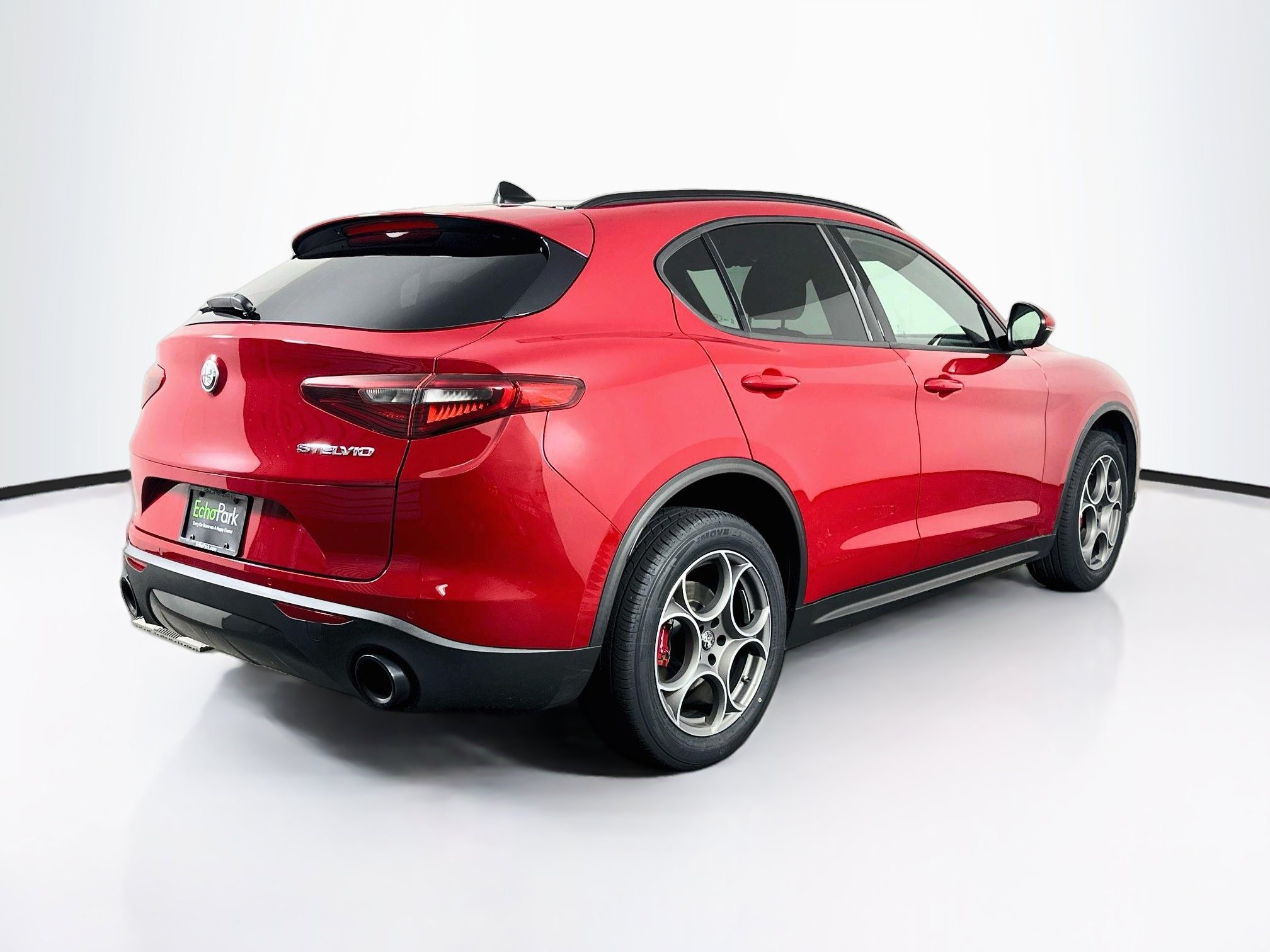 Used 2023 Alfa Romeo Stelvio Sprint RWD image 9