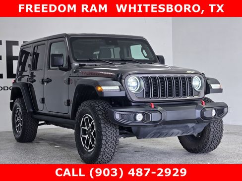 Used 2025 Jeep Wrangler Rubicon image 2