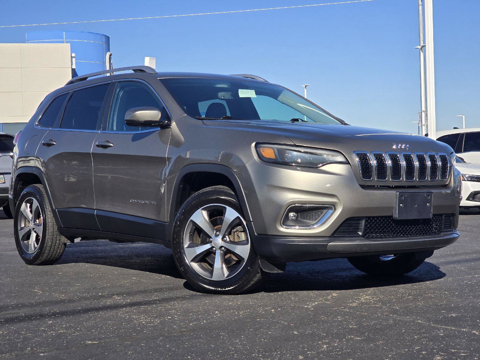 Used 2019 Jeep Cherokee Limited AWD/4WD image 1