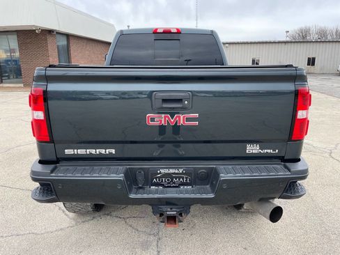 Used 2018 GMC Sierra 2500 Denali w/ Duramax Plus Package image 4