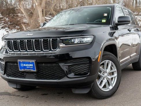 Used 2023 Jeep Grand Cherokee Laredo w/ Luxury Tech Group I image 1