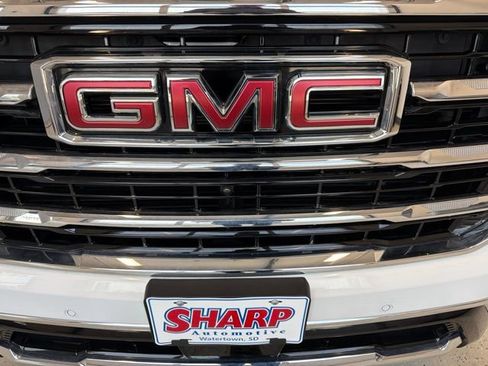 Used 2025 GMC Yukon Elevation w/ LPO, Elevation Black Package AWD/4WD image 12