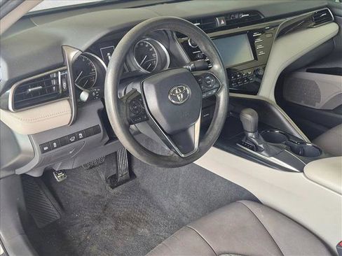 Used 2019 Toyota Camry LE FWD image 10