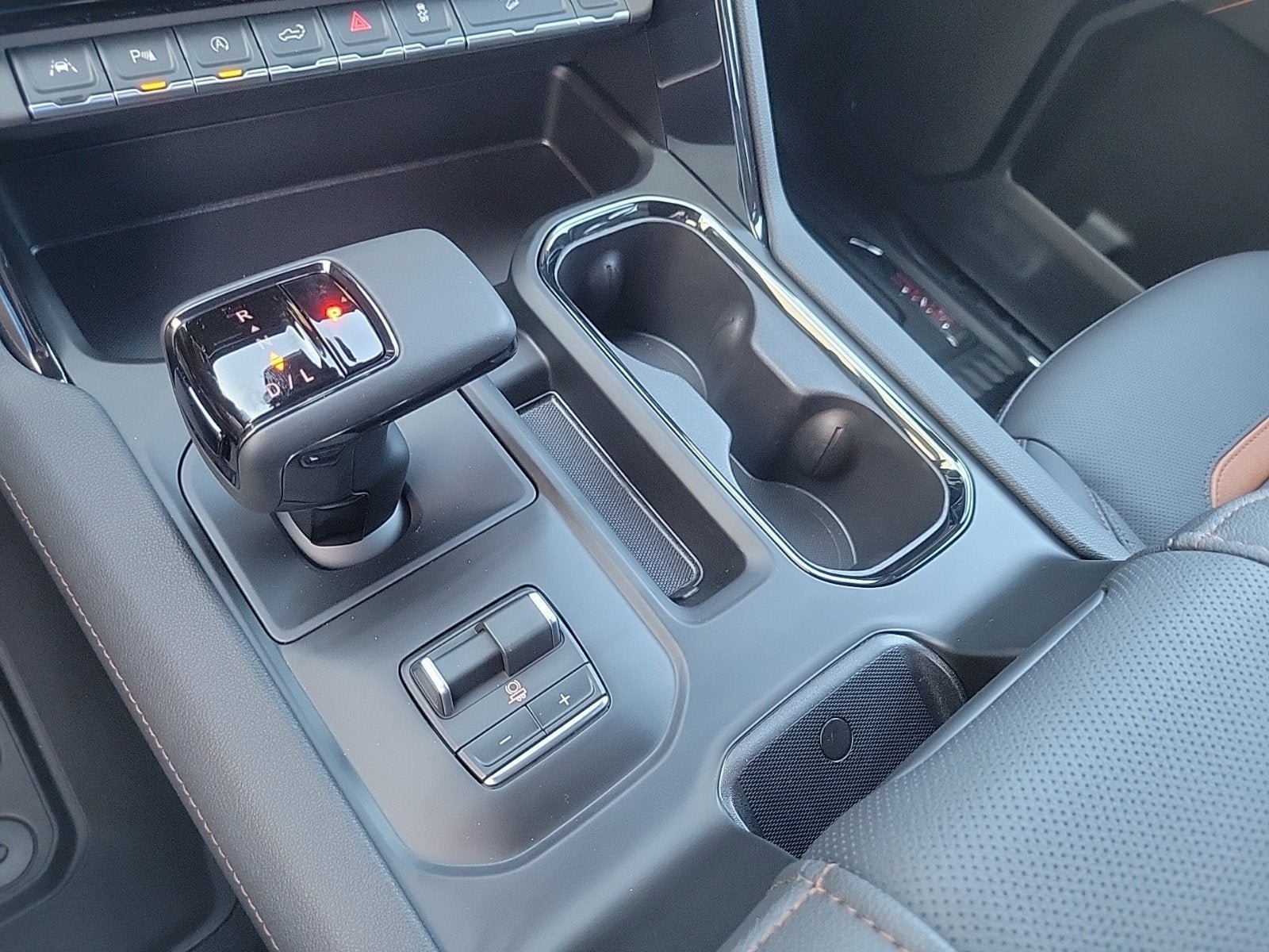 New 2026 GMC Sierra 1500 AT4 w/ AT4 Premium Package AWD/4WD image 18