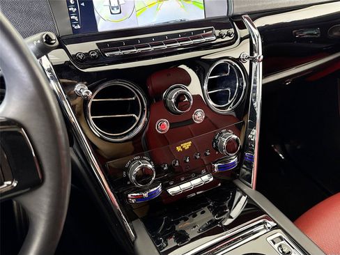 Used 2021 Rolls-Royce Cullinan AWD/4WD image 20