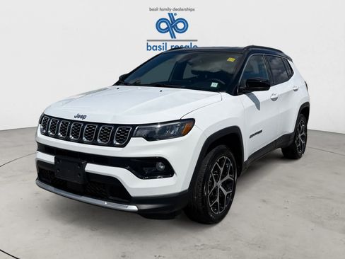 Used 2024 Jeep Compass Limited AWD/4WD image 2