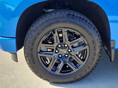 Used 2026 Chevrolet Silverado 1500 Custom w/ Turbomax Blackout Package RWD image 32