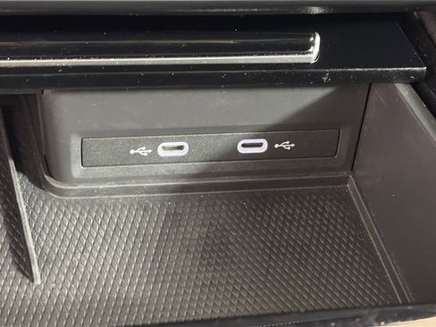 Used 2025 Volkswagen Atlas SEL image 28