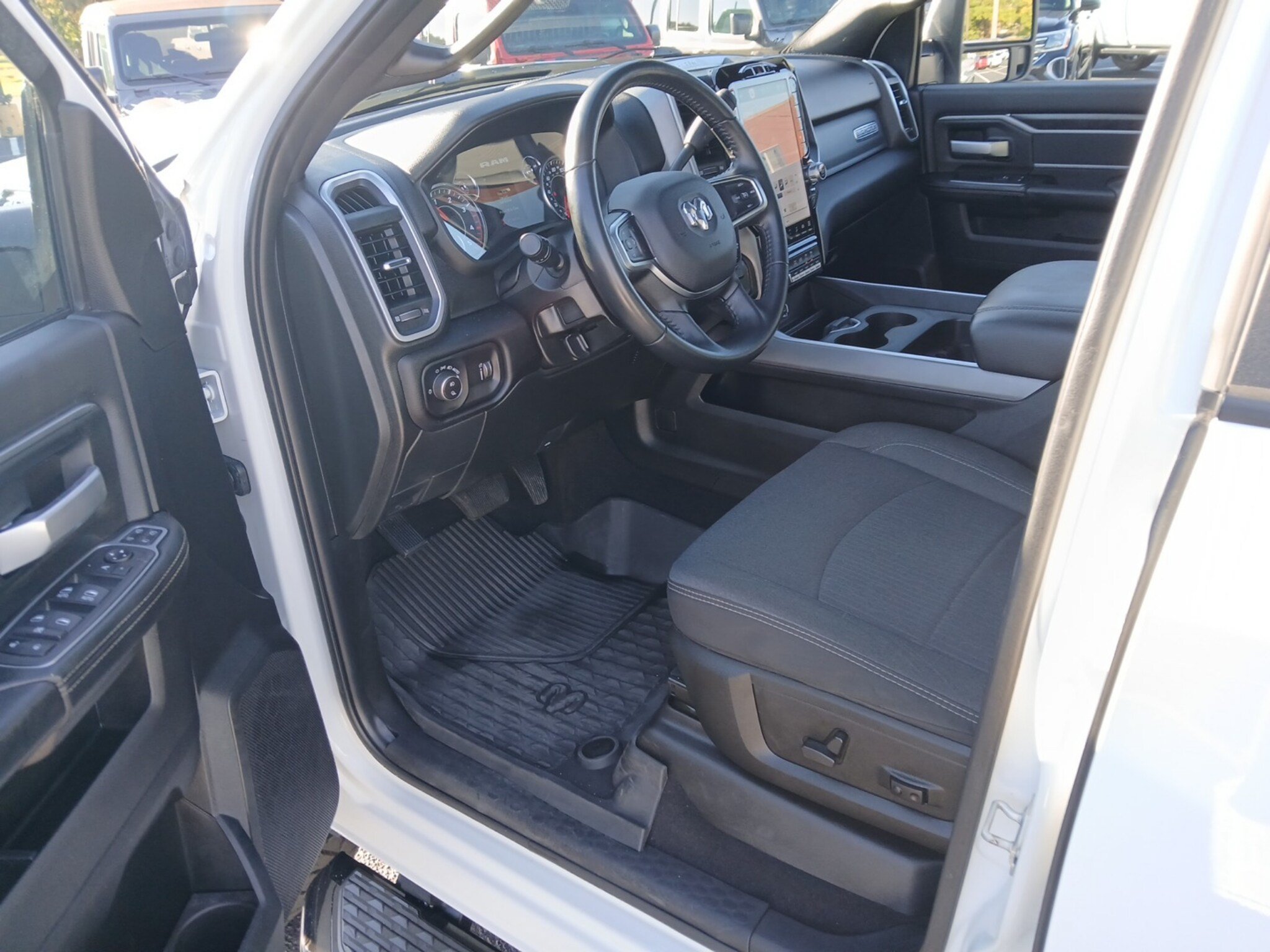 Certified 2024 RAM 2500 Big Horn w/ Night Edition AWD/4WD image 8