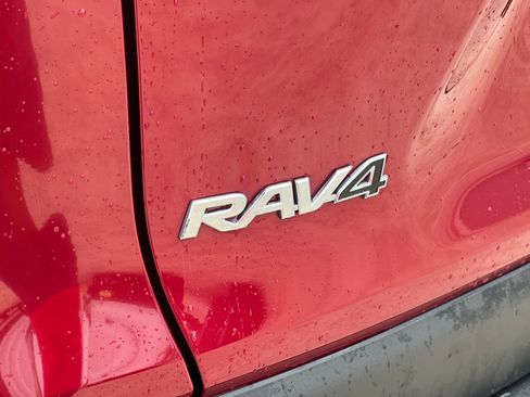 Used 2024 Toyota RAV4 LE AWD/4WD image 14