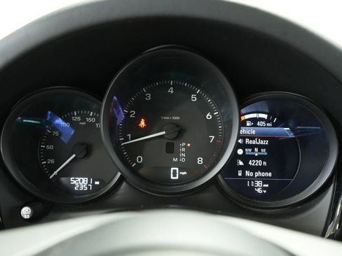 Certified 2022 Porsche Macan AWD/4WD image 14