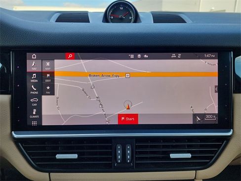 Used 2020 Porsche Cayenne Base image 22