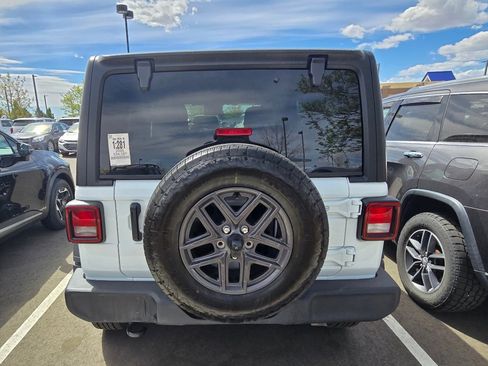 Used 2025 Jeep Wrangler Sport S image 12