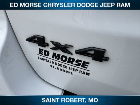 Used 2019 Jeep Grand Cherokee Laredo AWD/4WD image 11