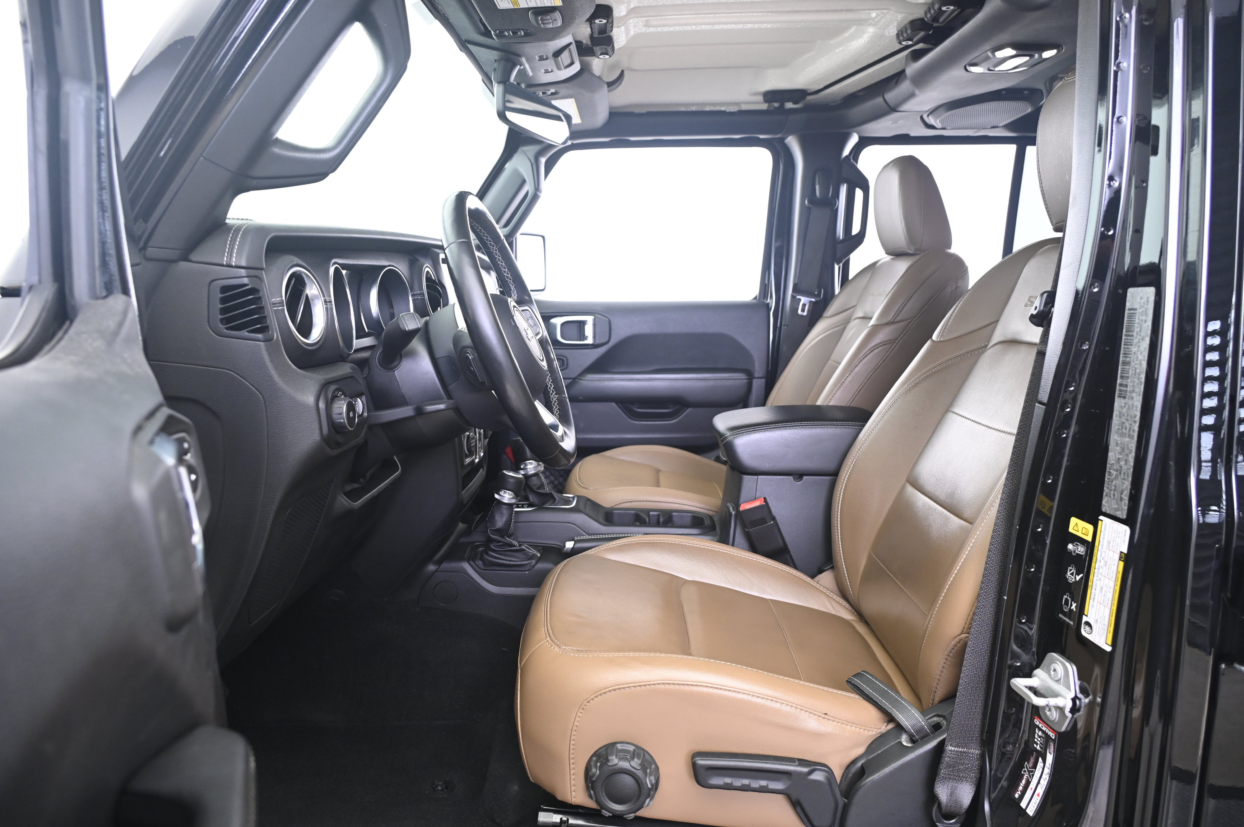 Used 2020 Jeep Wrangler Unlimited Sahara AWD/4WD image 28