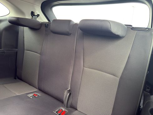 Used 2020 Toyota Highlander LE AWD/4WD image 35