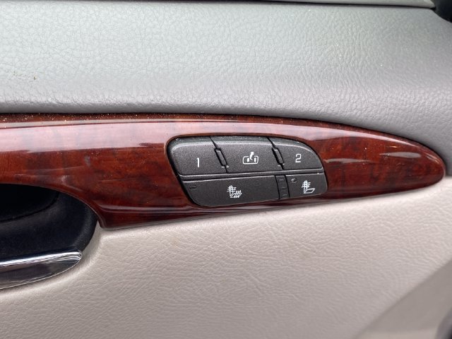 Used 2009 Buick Lucerne CXL w/ Driver Confidence Package FWD image 7