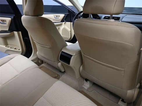 Used 2015 Toyota Camry LE image 16