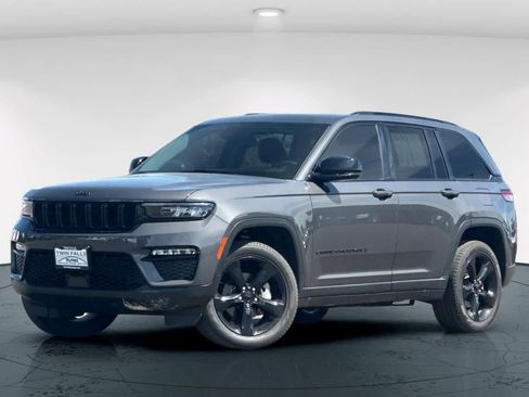 Used 2024 Jeep Grand Cherokee Limited w/ Black Appearance Package AWD/4WD image 1