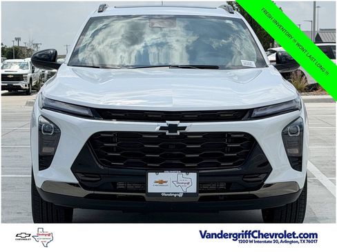 New 2026 Chevrolet Trax ACTIV w/ Sunroof Package FWD image 8
