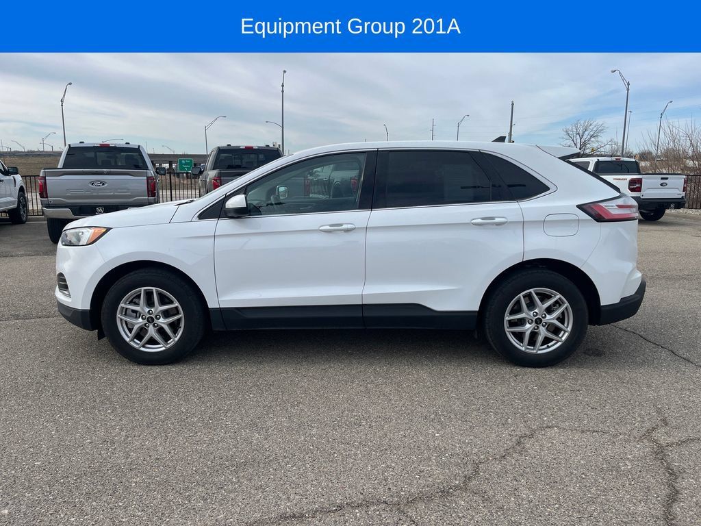 Used 2023 Ford Edge SEL AWD/4WD image 3