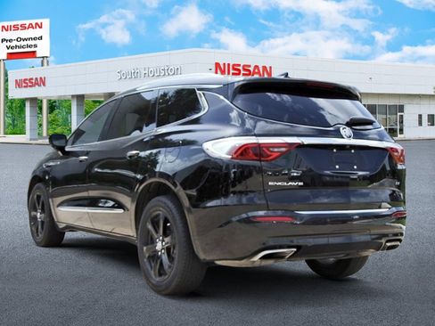 Used 2024 Buick Enclave Essence w/ Sport Touring Edition FWD image 3