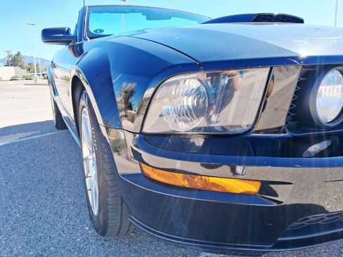Used 2007 Ford Mustang GT RWD image 11