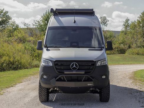 Used 2025 Mercedes-Benz Sprinter 2500 image 13